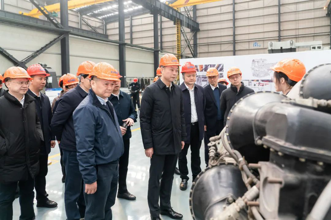 The third session of the district committee's them